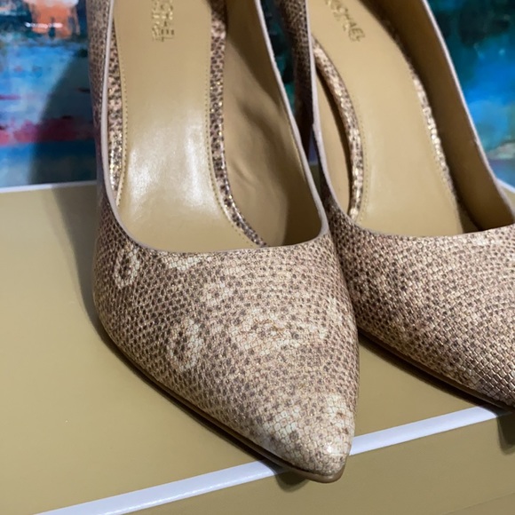 Michael Kors Claire Pump Embossed Leather Pumps - Picture 6 of 9